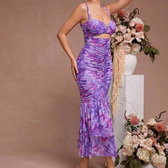 Floral Ruched Mermaid Hem With Cutout Details Dress - Picture 3 of 7